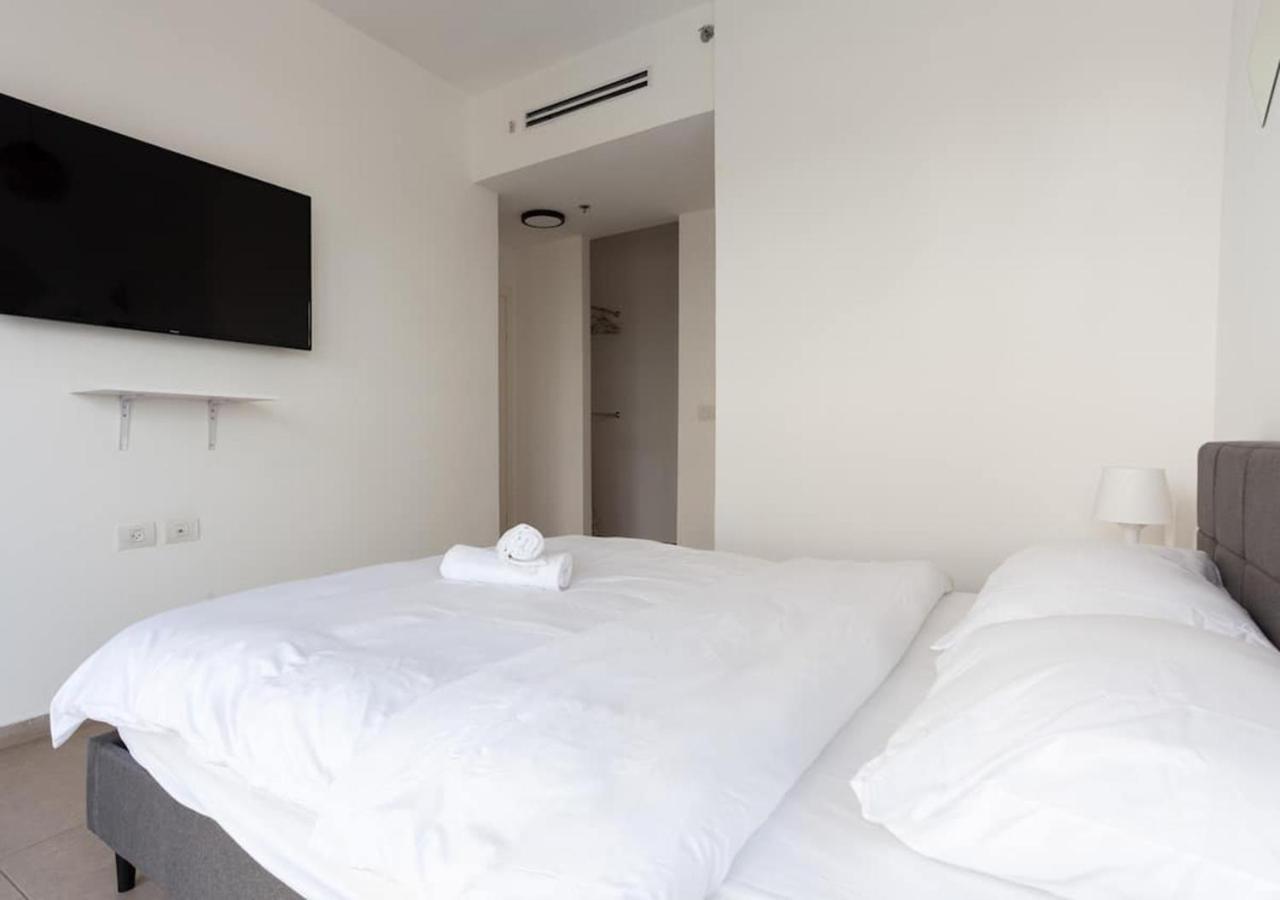 Oַ&O Group- Luxury Apt Tower Spectacular Sea View Bat Yam Exterior foto
