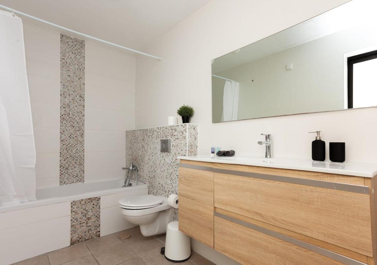 Oַ&O Group- Luxury Apt Tower Spectacular Sea View Bat Yam Exterior foto